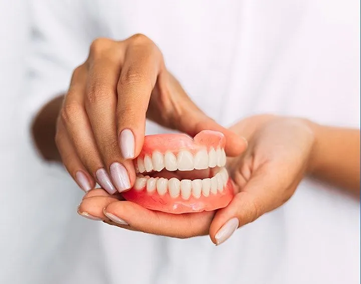 درمان اوردنچر (Overdenture) : ترکیب نوین ایمپلنت و پروتز متحرک | راهنمای جامع 2025