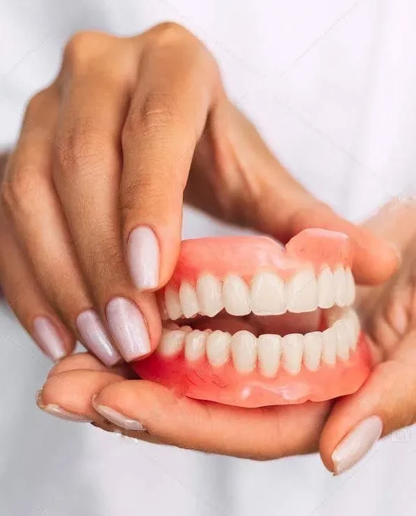 مقایسه قالبگیری دیجیتال و قالبگیری کاشال | راهنمای جامع 2025