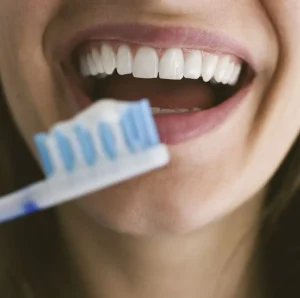 روش صحیح مسواک زدن؛ اشتباهاتی که بیماران نمیدانند