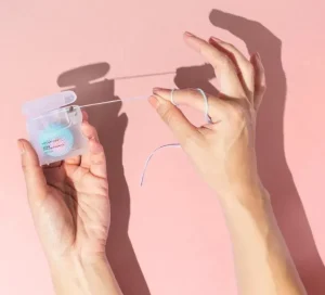 کشیدن نخ دندان؛ روش اصولی که 90% مردم بلد نیستند